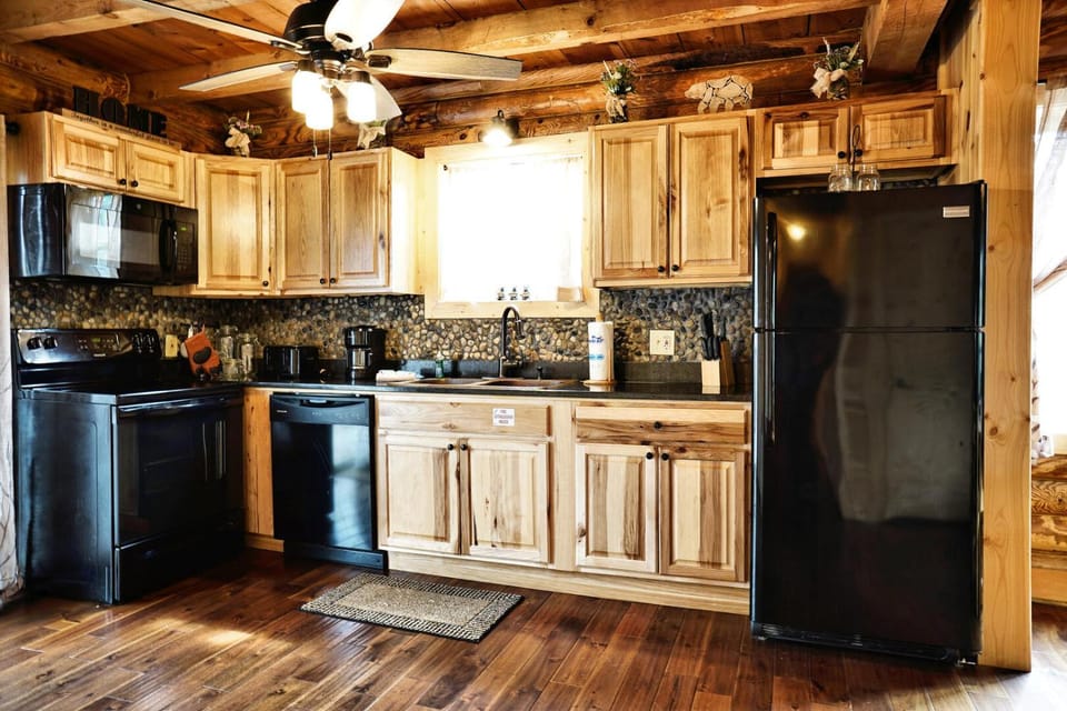 Kitchen or kitchenette, kitchen