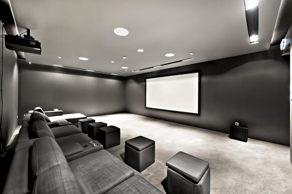 Communal lounge/ TV room