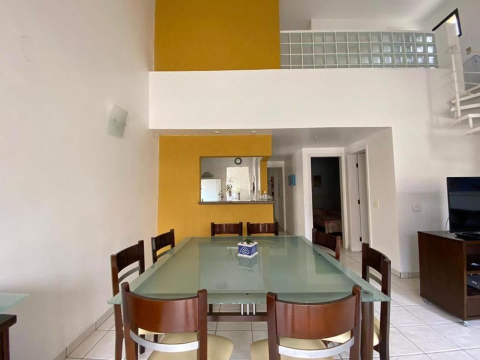 Cobertura no Guarujá a 400mts da praia Apartment in State of São Paulo