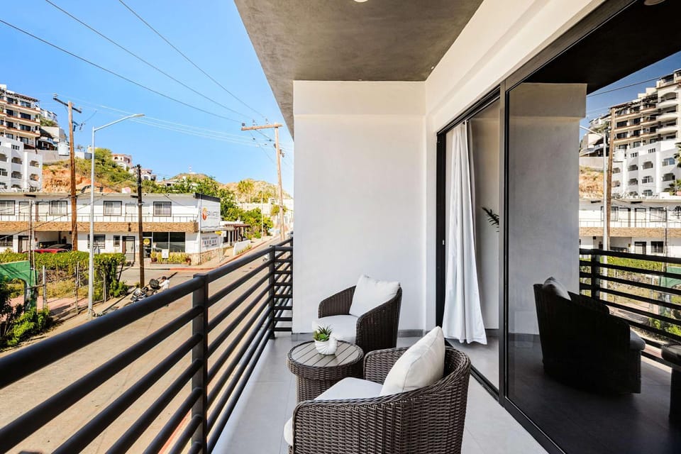 Modern Condo Walk to Marina, Dining & Nightlife Apartment in Cabo San Lucas