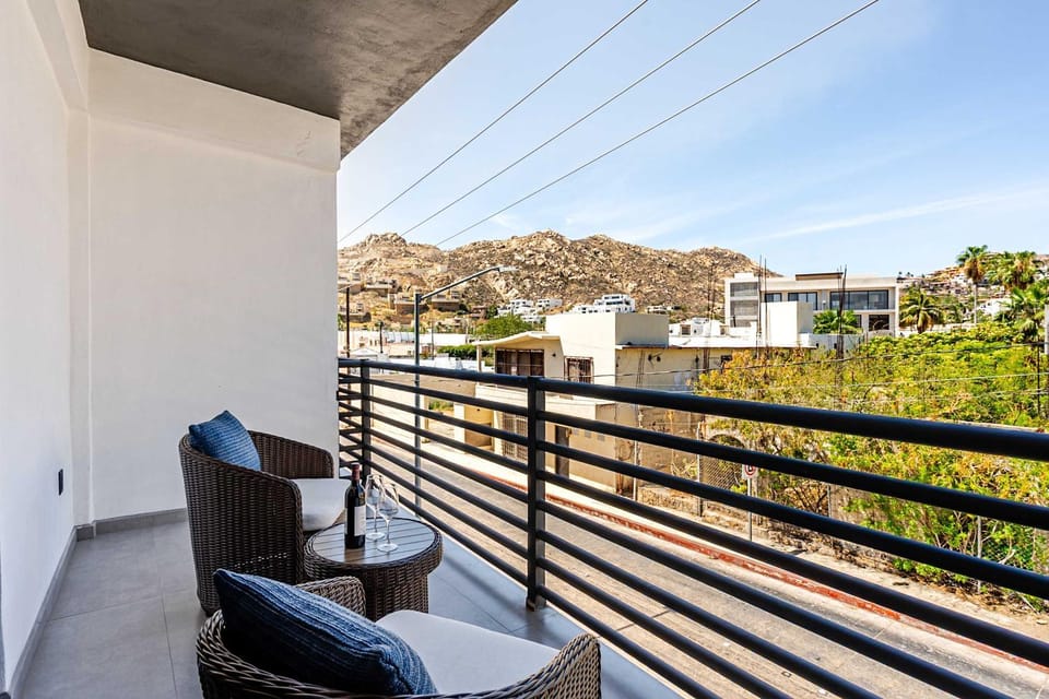 NEW Listing Walk to Downtown Cabo King Bed Apartment in Cabo San Lucas