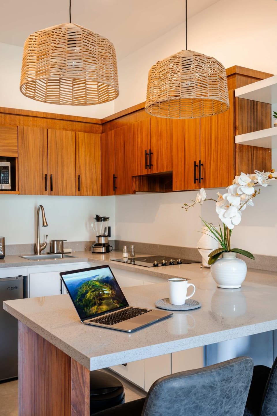 NEW Listing Walk to Downtown Cabo King Bed Apartment in Cabo San Lucas