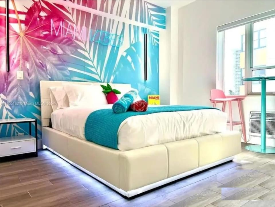 Living room, Bedroom