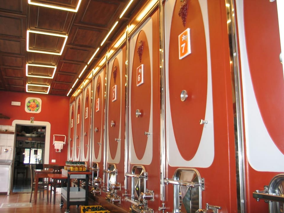 Restaurant/places to eat, Drinks, Alcoholic drinks