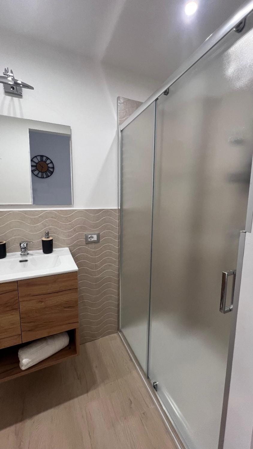 Shower, Bathroom