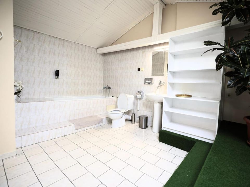 Toilet, Bathroom, Bath