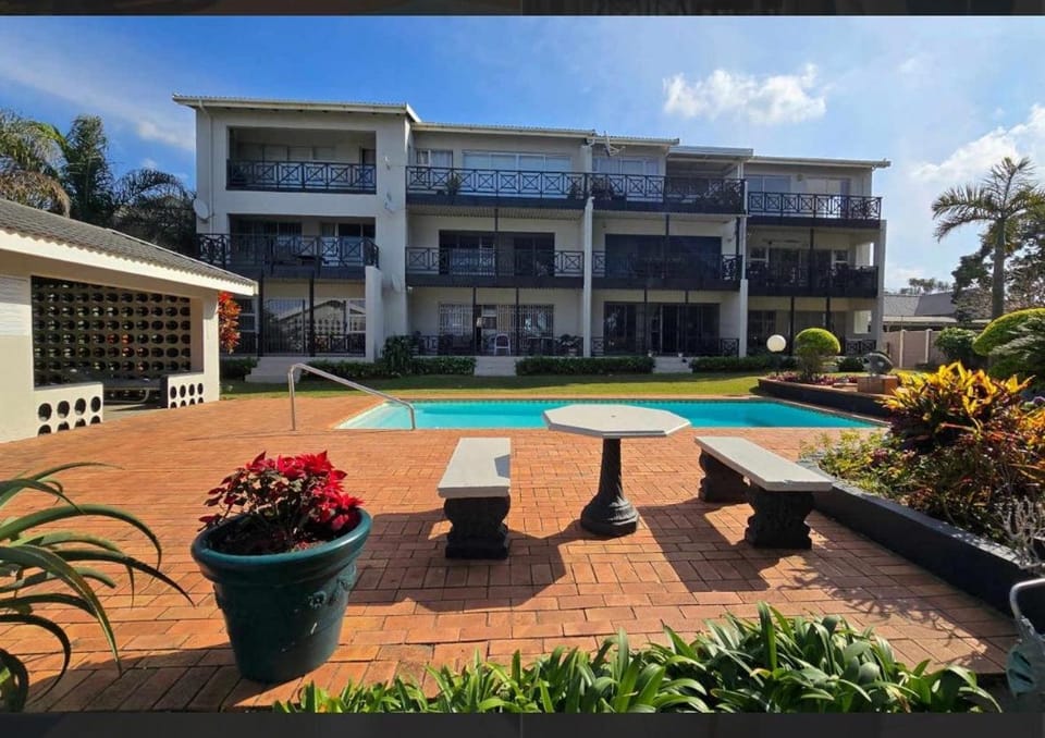 Garden, Evening entertainment, Pool view, Swimming pool