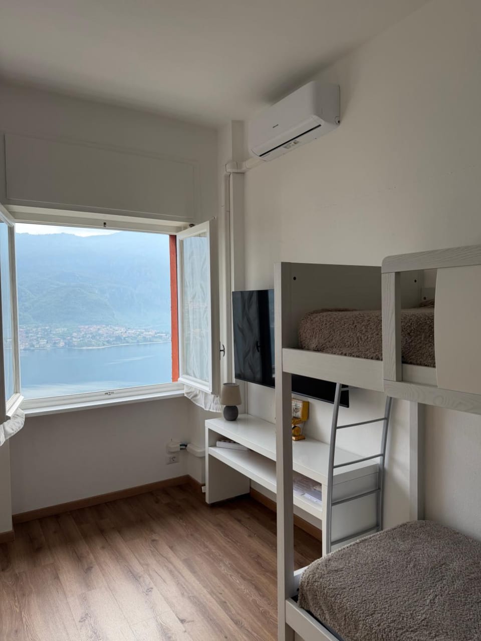 Monolocale Riva Lake Apartment in Province of Lecco