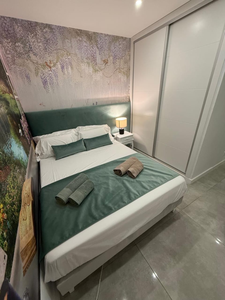 Bed, Photo of the whole room, Bedroom, wardrobe