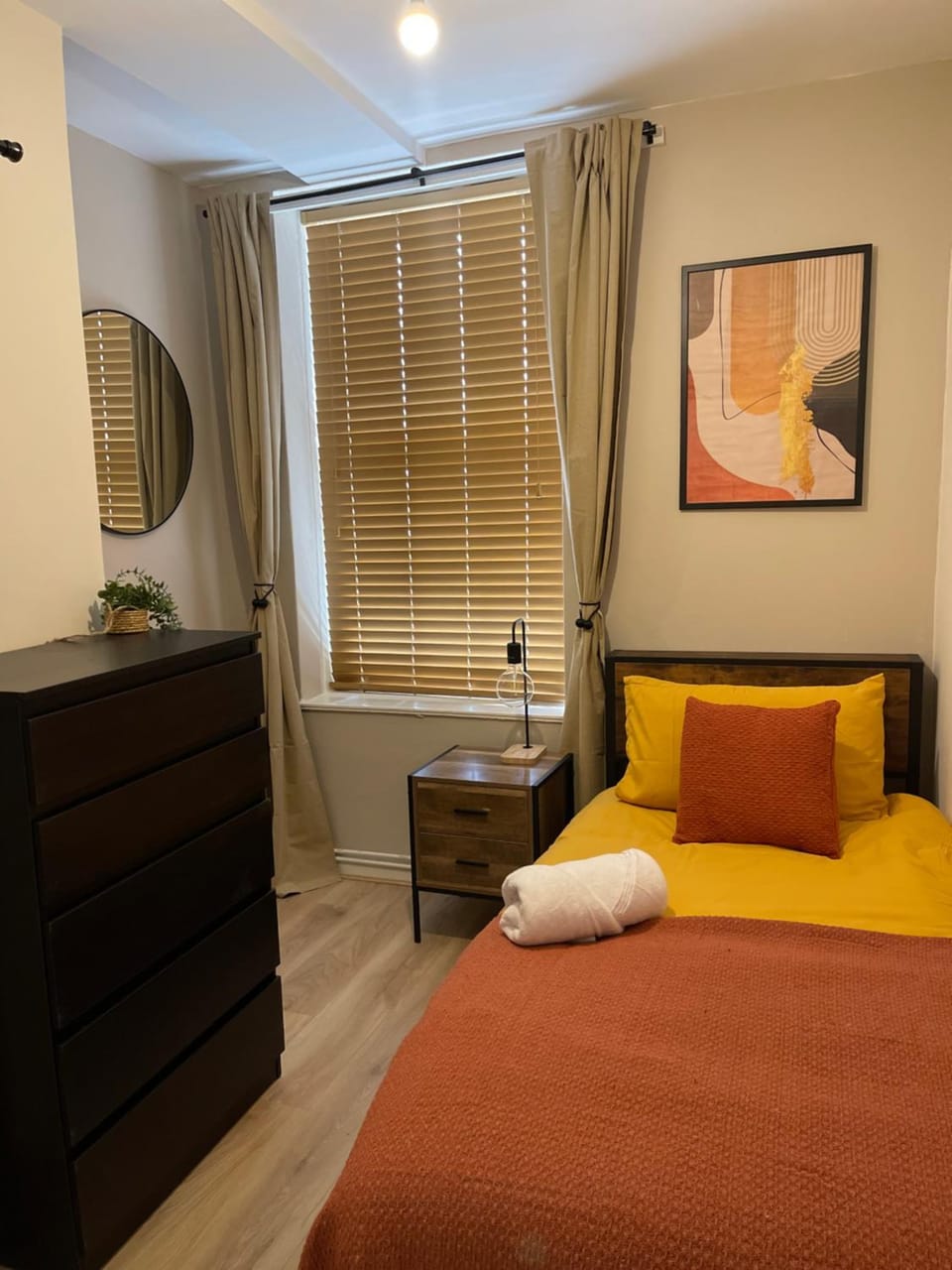 Stylish 2-Bed Flat - Heart of London Apartment in London Borough of Southwark