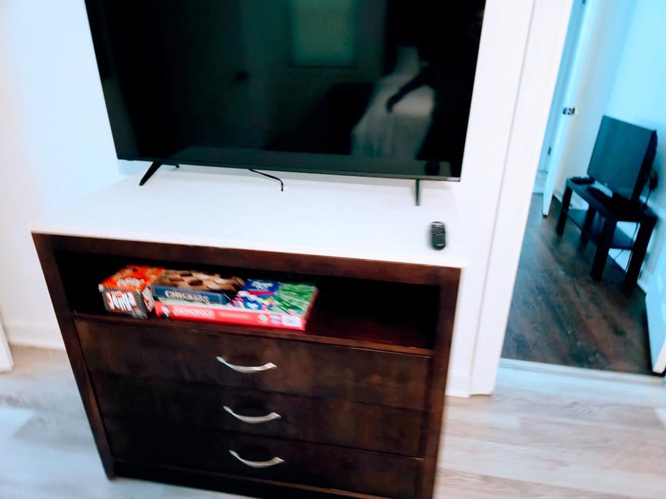 2 Bedroom Suite with Impressive Kitchenette Apartment in Fayetteville