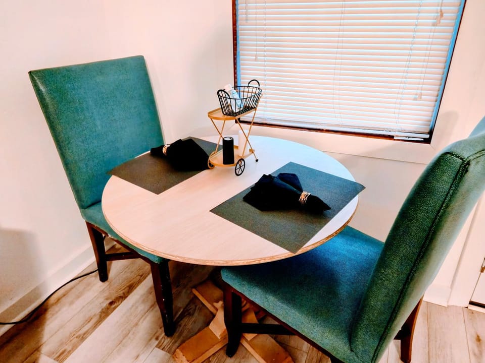 2 Bedroom Suite with Impressive Kitchenette Apartment in Fayetteville