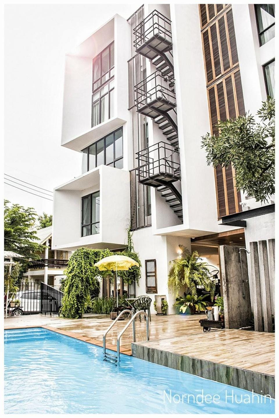 Facade/entrance