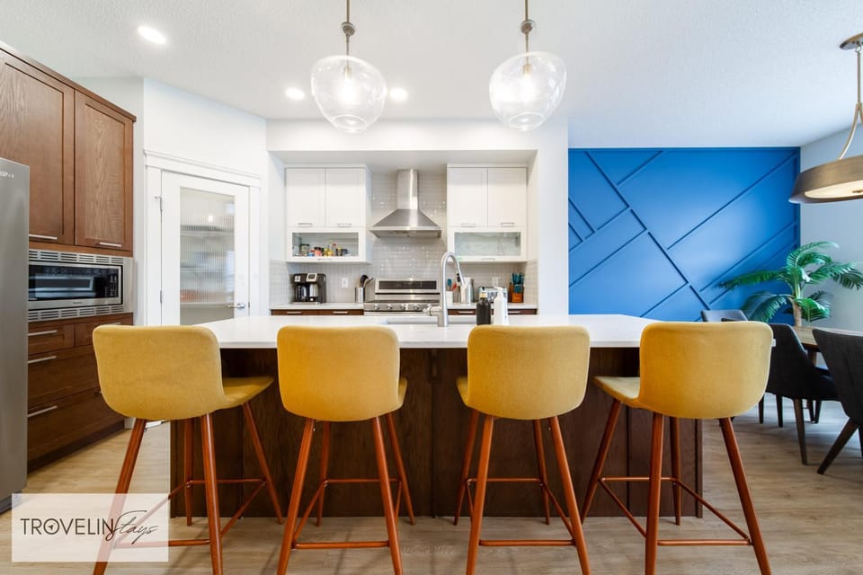 Kitchen or kitchenette, Dining area, oven, pet friendly, stove