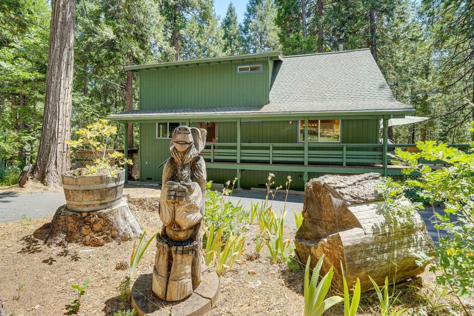 Private Lake Access: Pet-Friendly Home in Arnold! House in Arnold