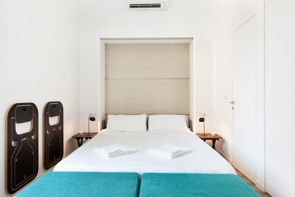 Bed, Photo of the whole room, Bedroom, internet, towels, wardrobe, air conditioner