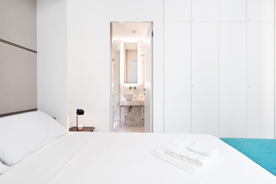 Bed, Bathroom, Photo of the whole room, Bedroom, internet, internet, towels, wardrobe, air conditioner, air conditioner
