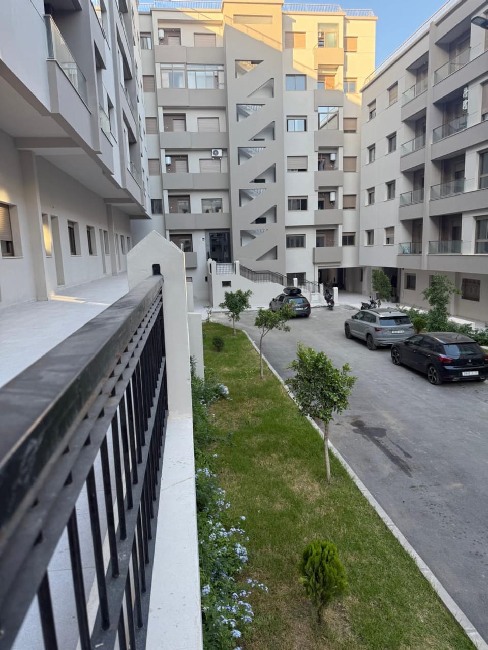 Property building, Neighbourhood, Parking