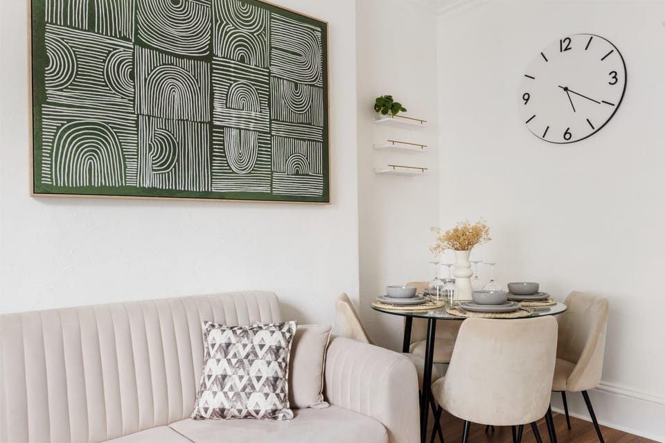 Living room, Seating area, Dining area