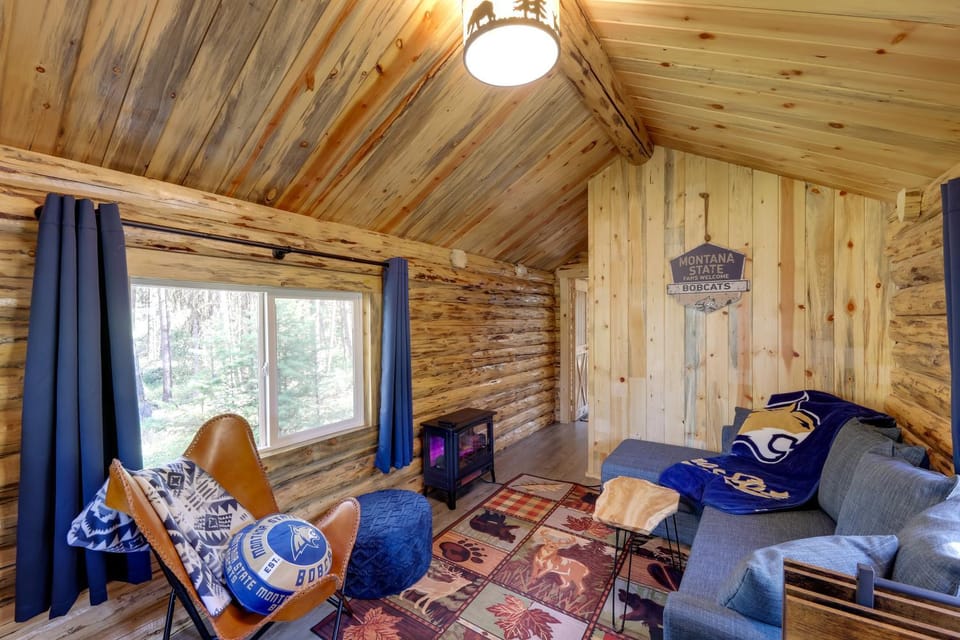 Day Trip to Glacier NP: Nature-Packed Cabin! Cabin in Idaho
