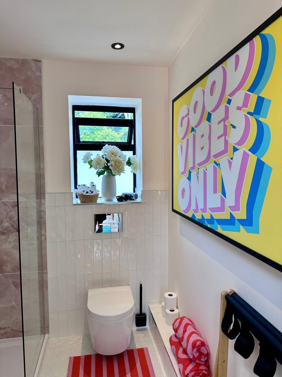 Private room with ensuite and small double bed Bed and Breakfast in Canterbury