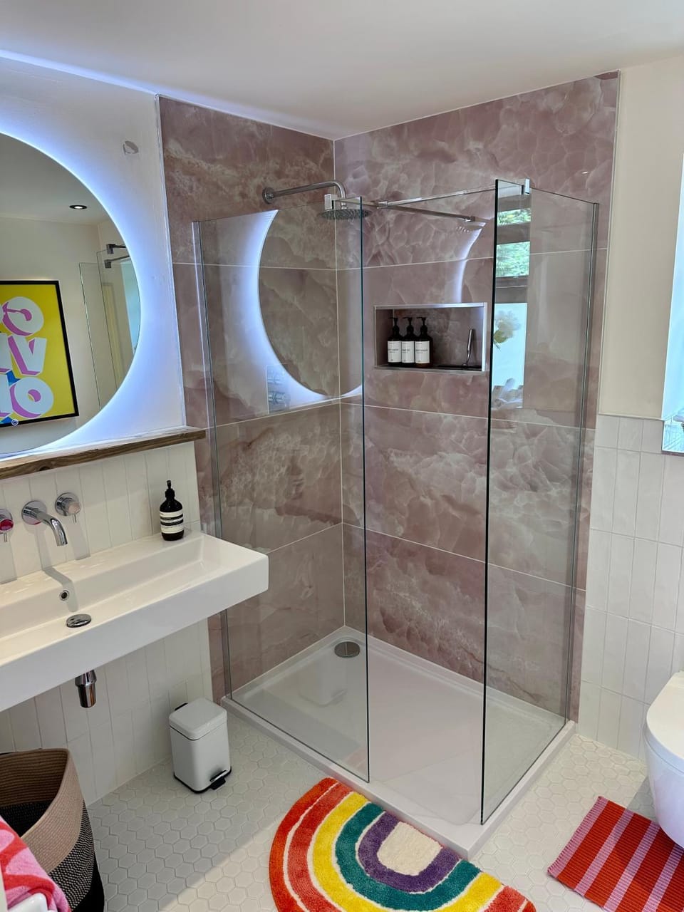 Private room with ensuite and small double bed Bed and Breakfast in Canterbury