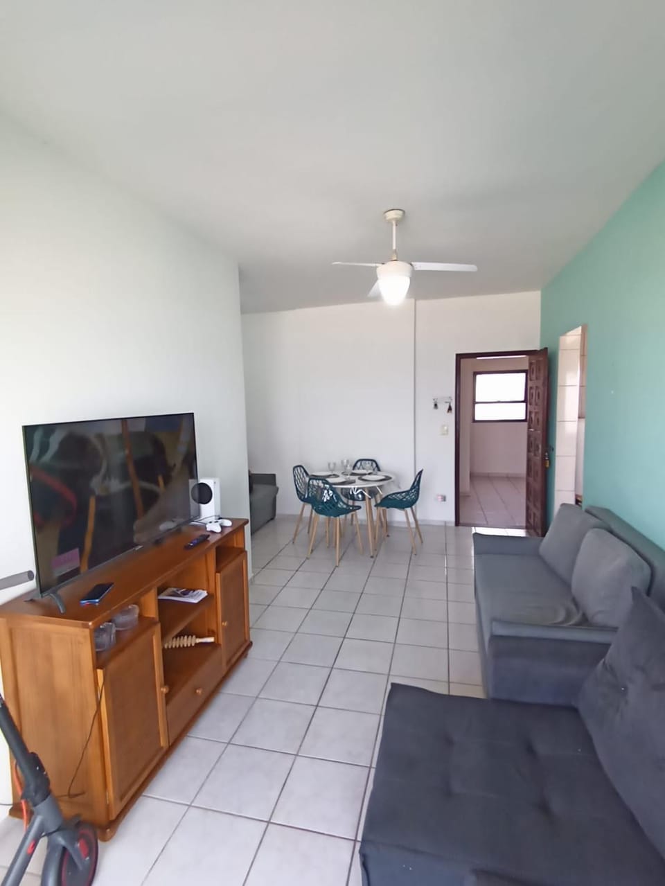 Apartamento pé na areia com sacada e garagem 2 banheiros Apartment in Itanhaém