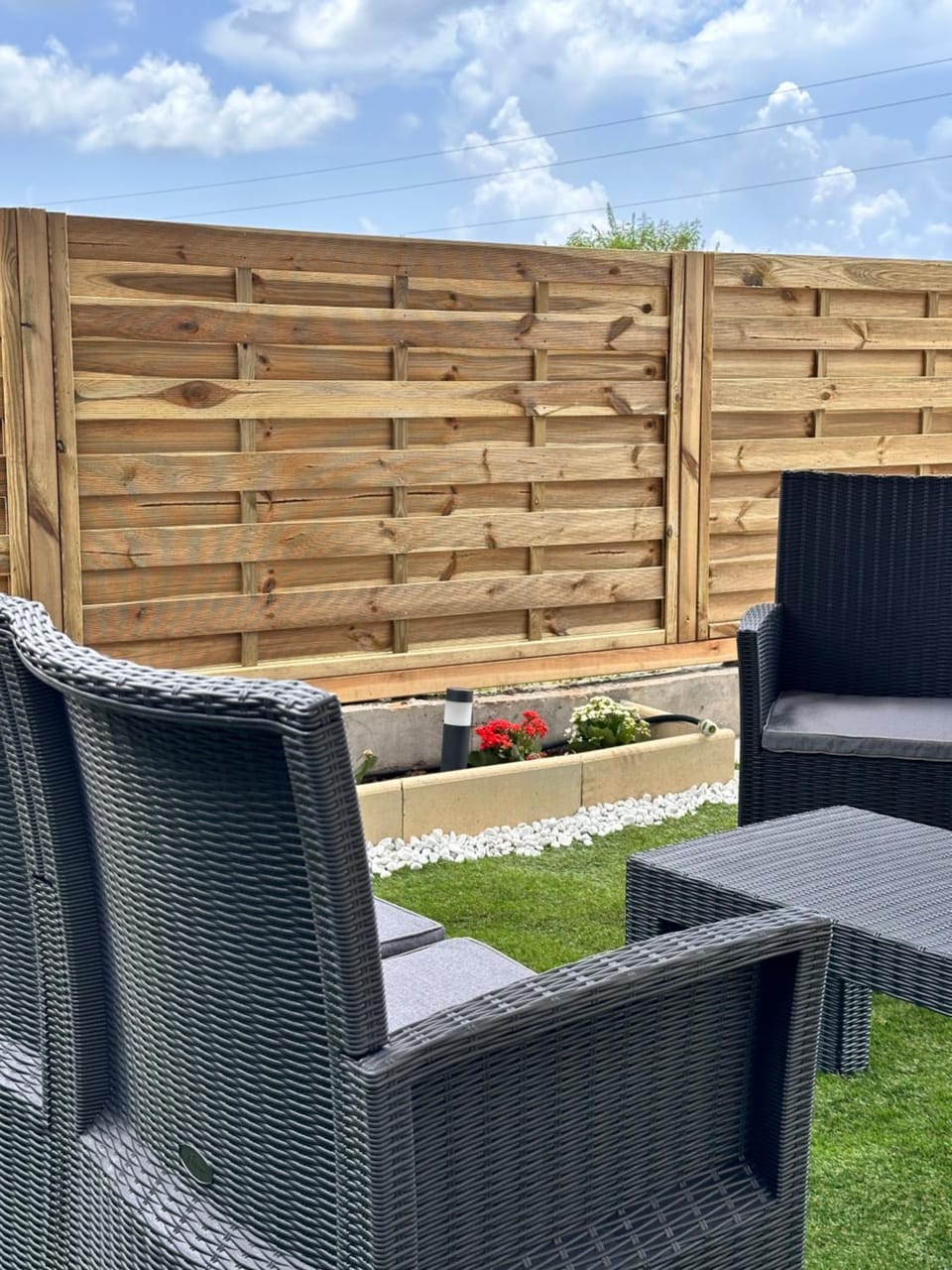 Garden, Living room, Seating area