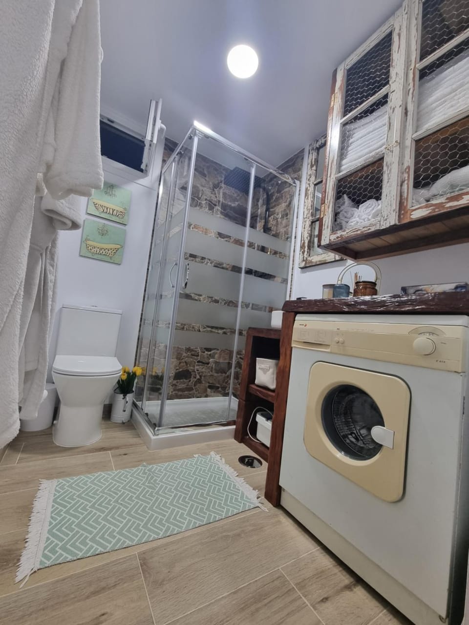 Shower, Bathroom, towels, washing machine