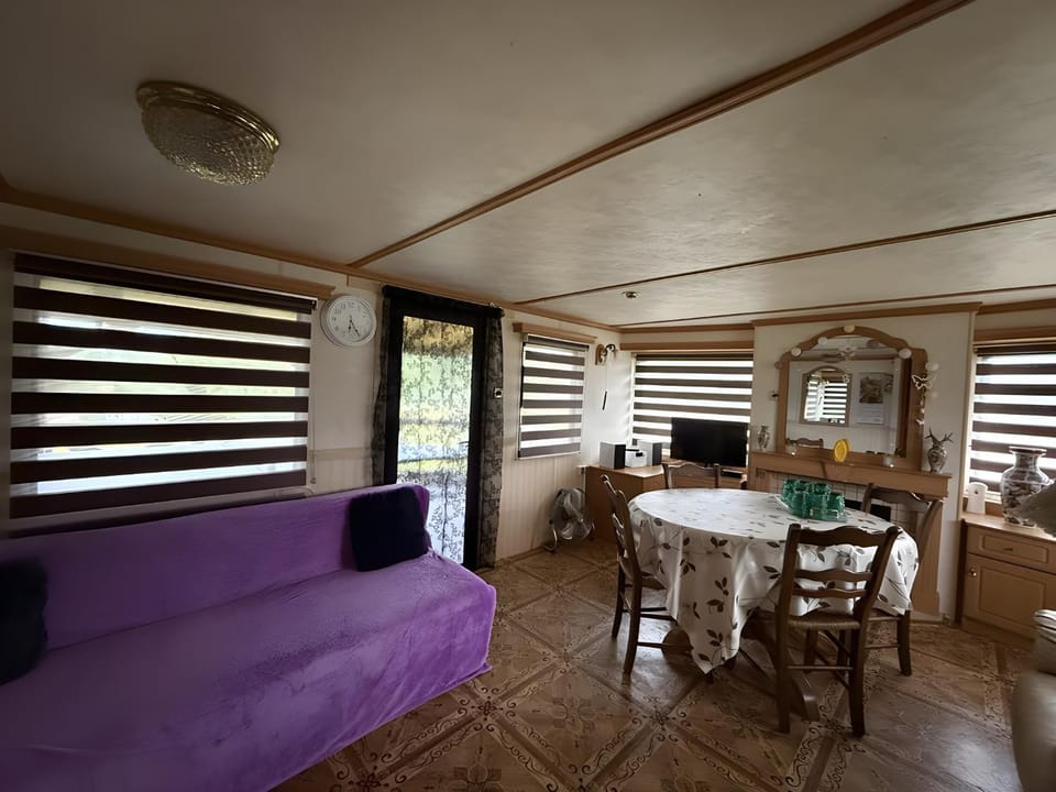 TV and multimedia, Living room, Seating area, Dining area, heating