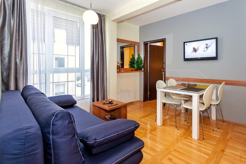 Living room, Dining area, On site, Inner courtyard view