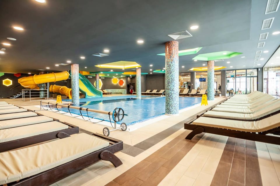 Aqua park, Swimming pool