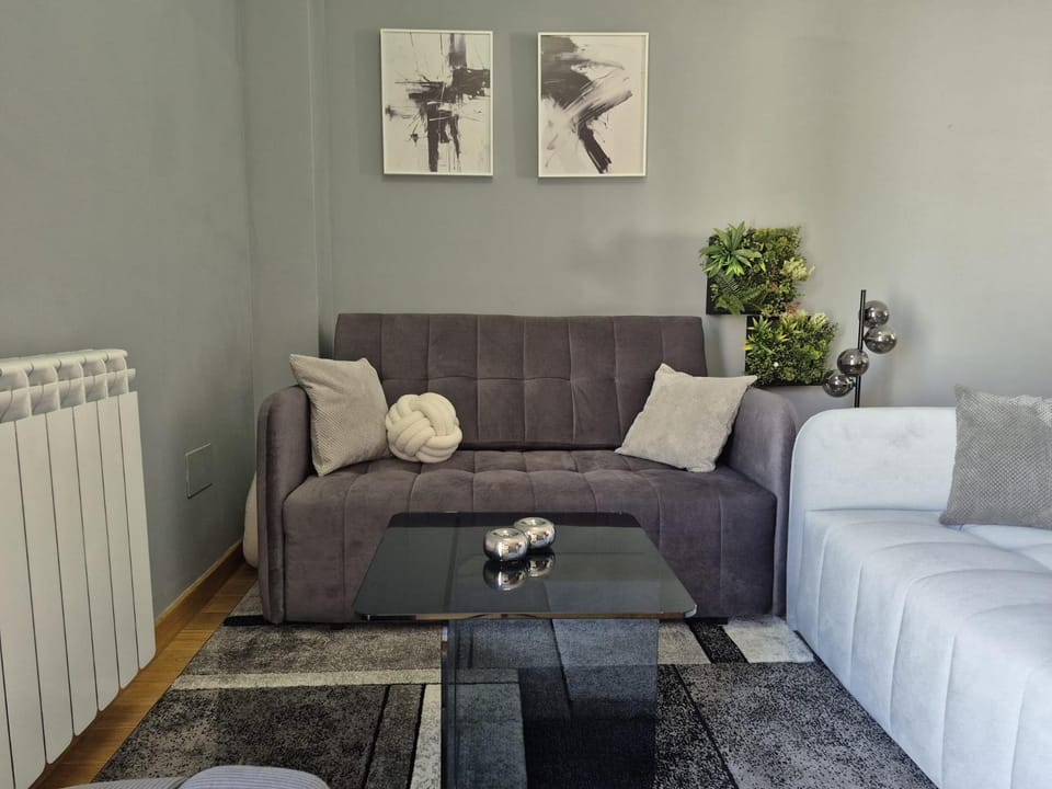 Living room, internet