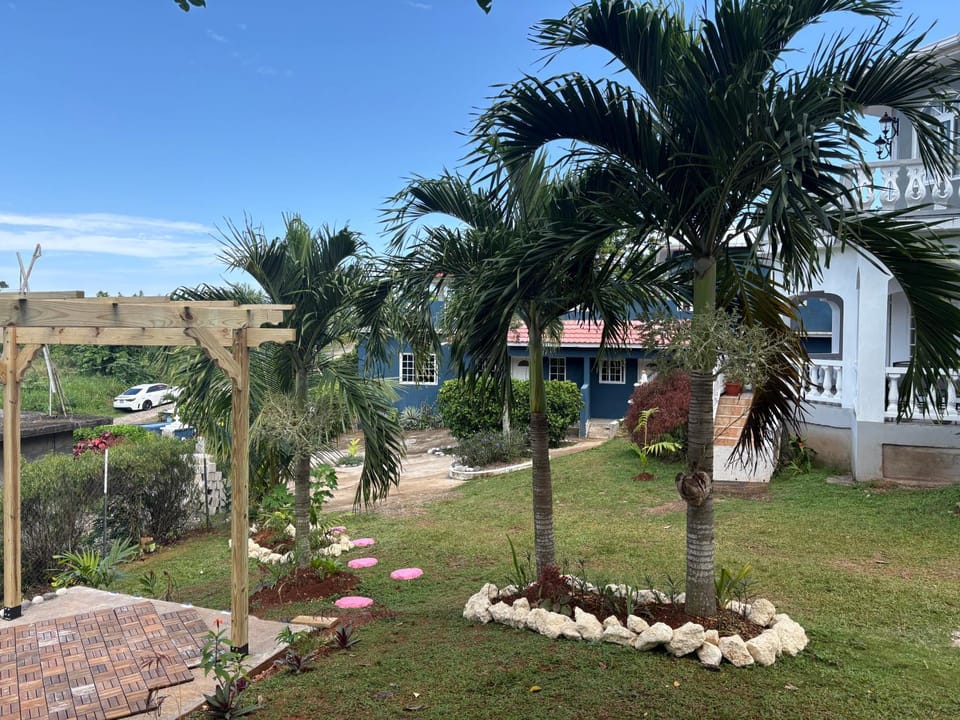 Paradise stay villa #1 Apartment in St. Ann Parish