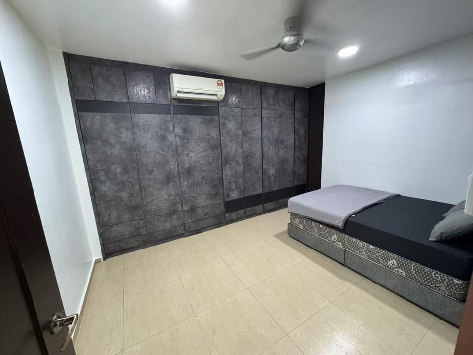Bed, Photo of the whole room, Bedroom, air conditioner