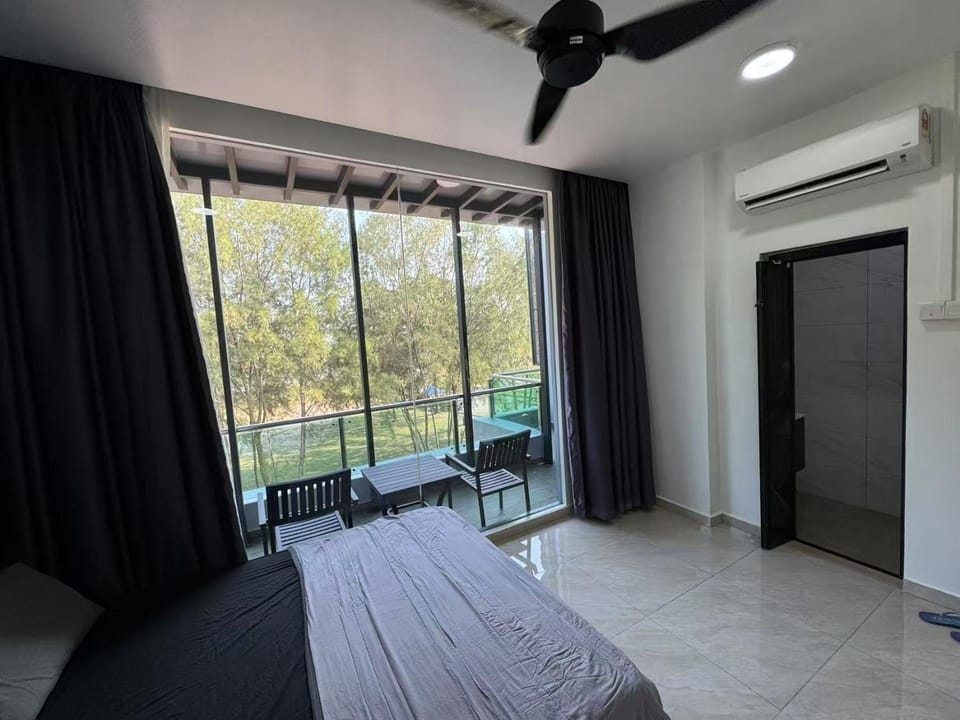 Bed, View (from property/room), Balcony/Terrace, Photo of the whole room, Bedroom, air conditioner
