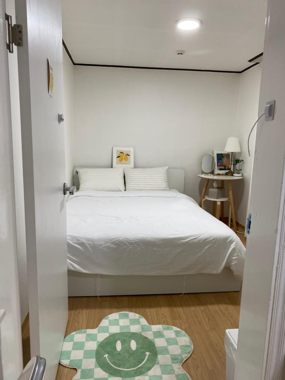 Bed, Bedroom, Area and facilities