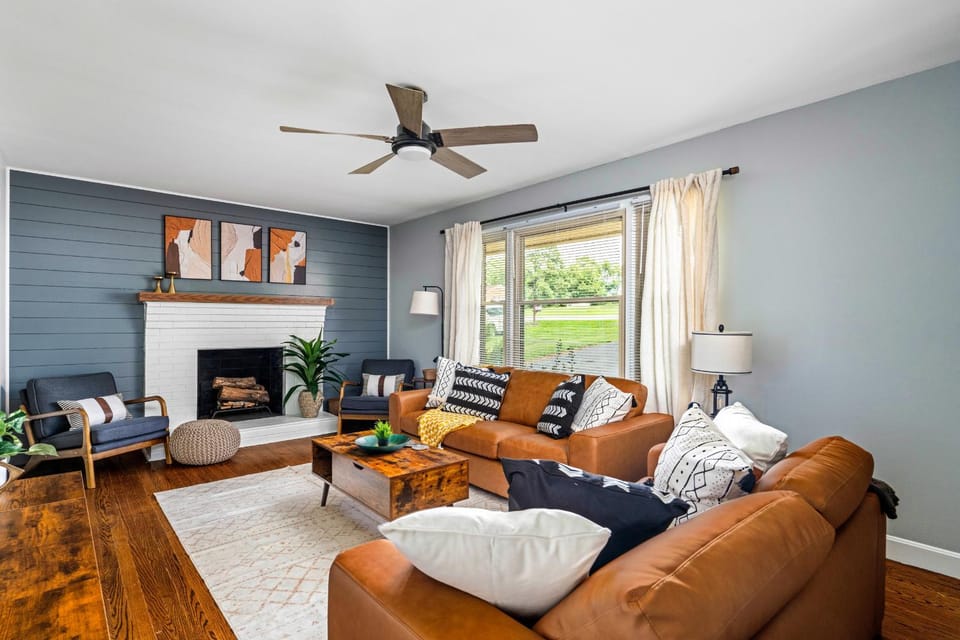 Living room, Seating area