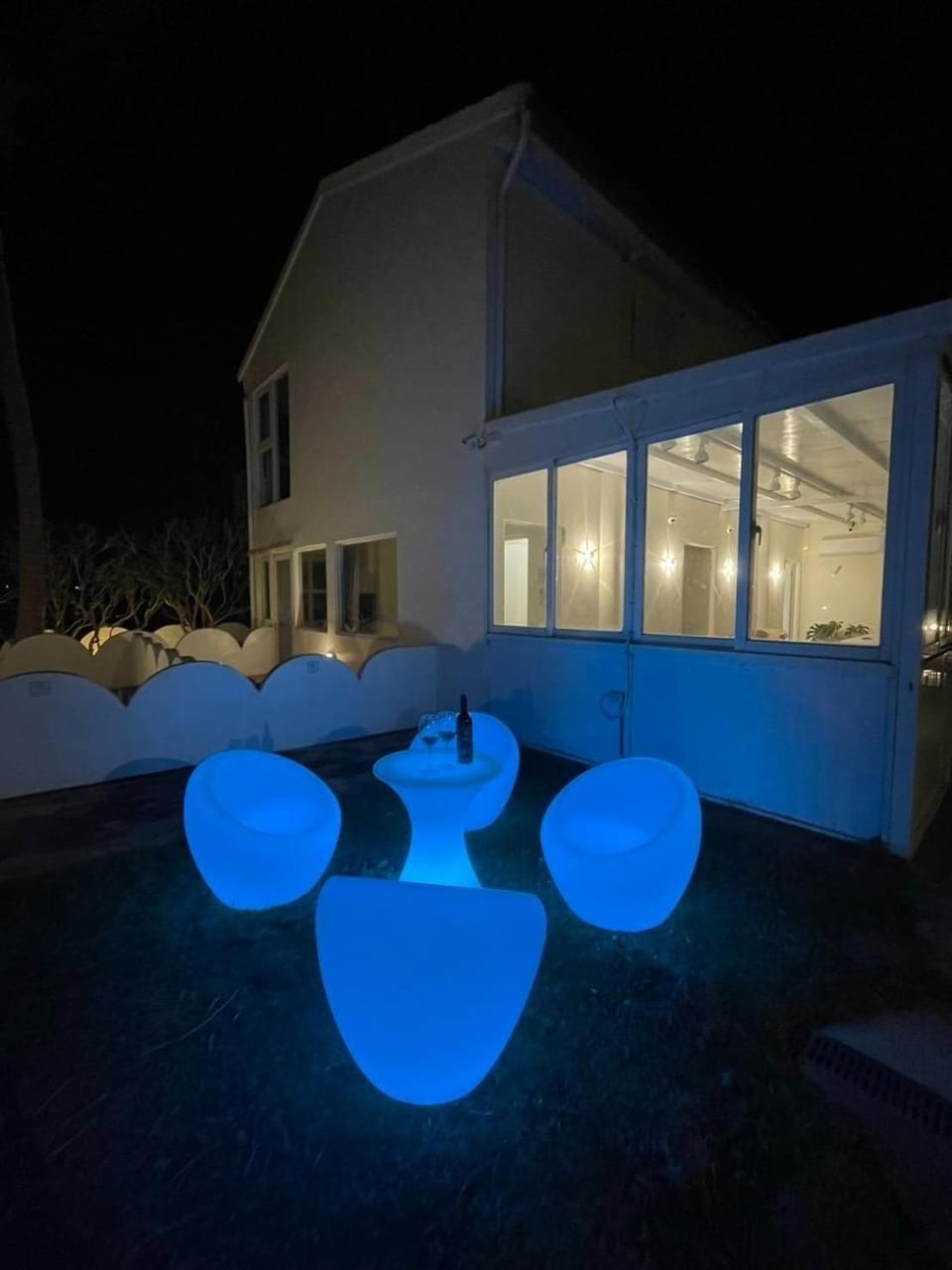 Patio, Night, sunbed