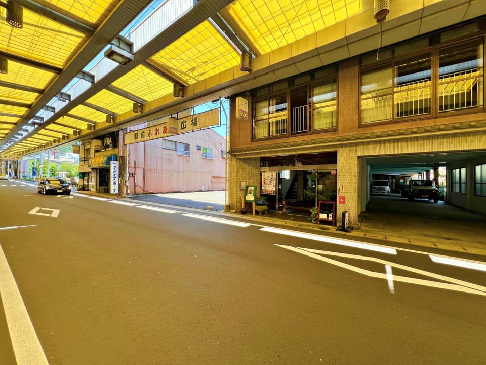 Facade/entrance, Parking