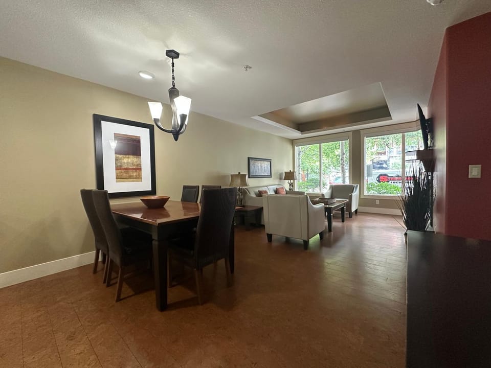 Solara 2BR Retreat - Pool - Hot Tub & Resort Perks-113 Apartment in Canmore