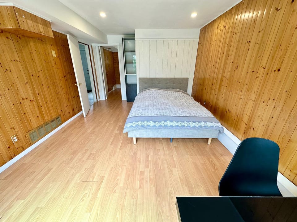 Bed, Photo of the whole room, Bedroom, wardrobe