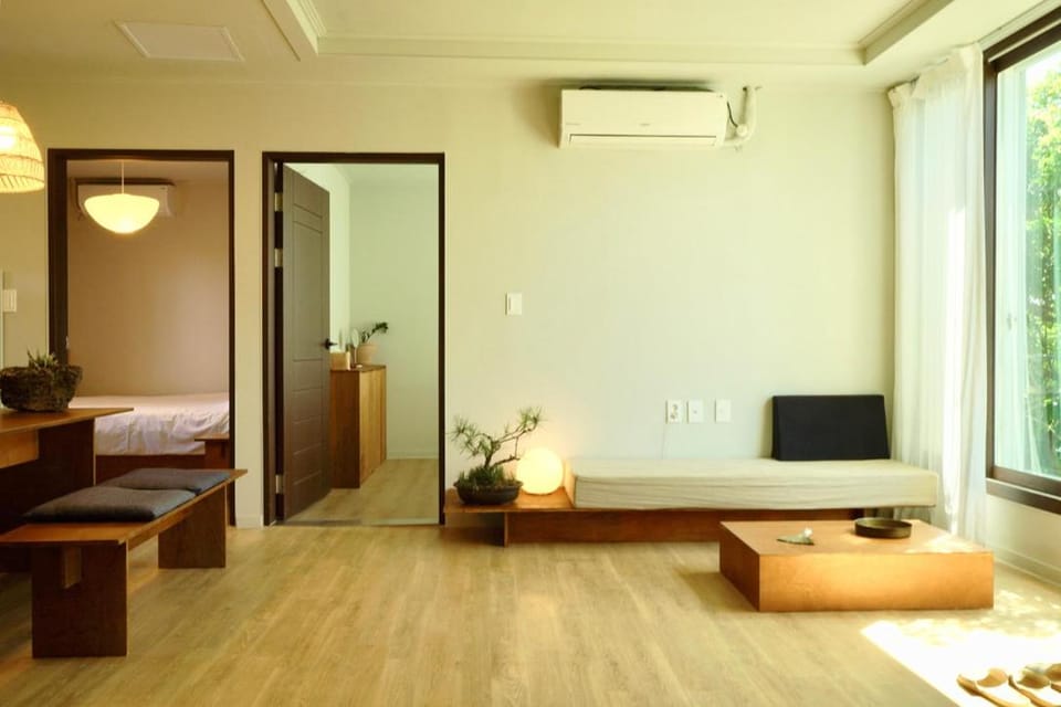 Living room, Photo of the whole room