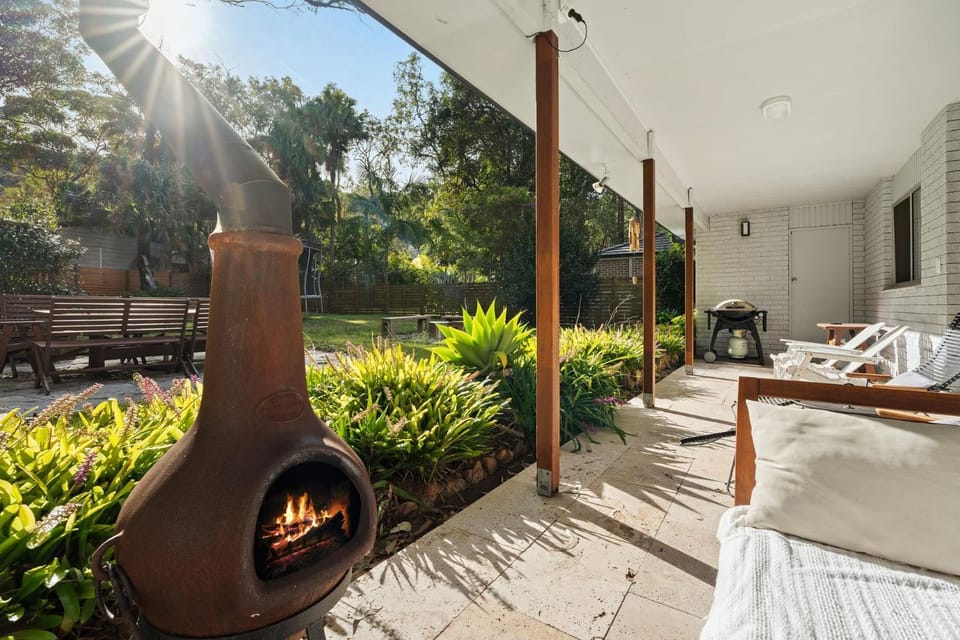 Salt and Stone Modern Pearl Beach Stay 2 Mins to Ocean House in Patonga