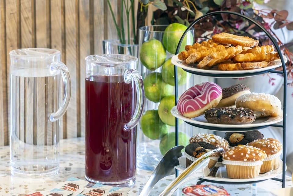 Food and drinks, Food, Breakfast, Continental breakfast