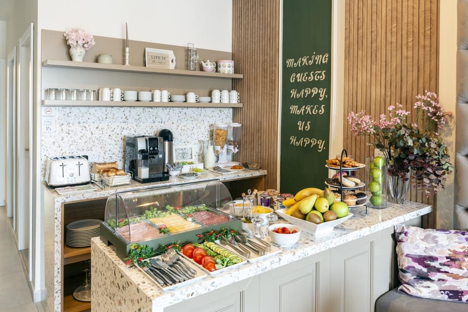 Coffee/tea facilities, Food, Breakfast, Continental breakfast