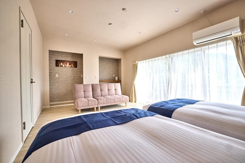 Bed, Bedroom, internet, air conditioner