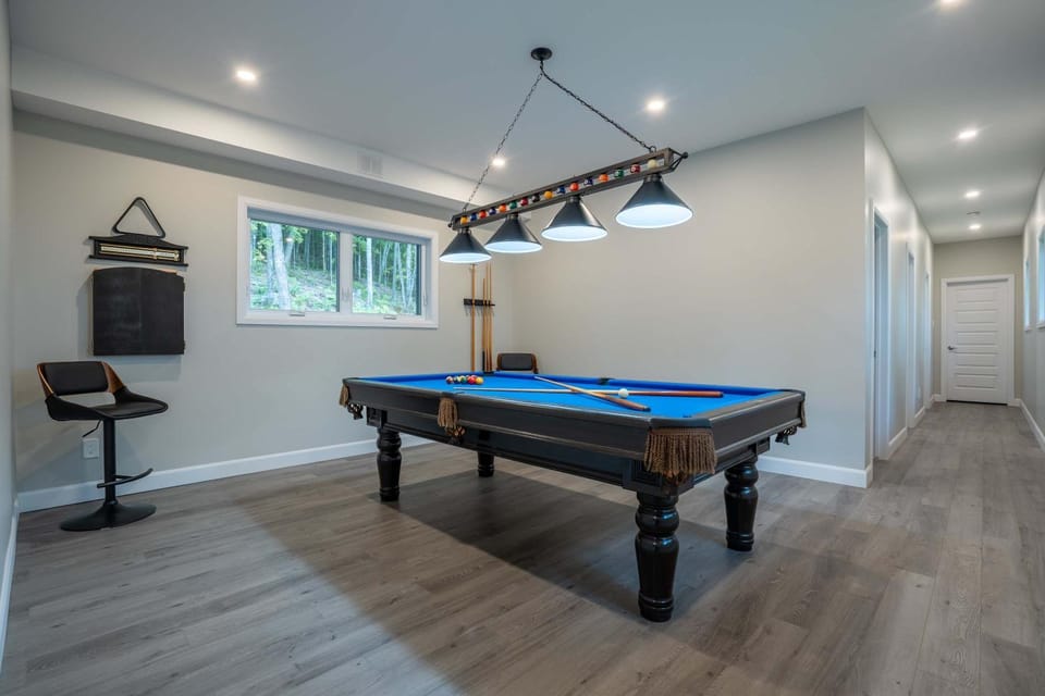 Incredible view Pool table - Horizon sur le lac Chalet in Lac Simon