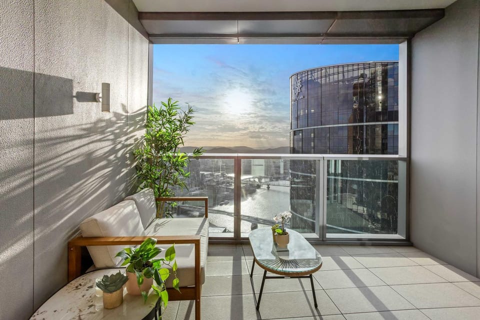 Iconic Views - Queen's Wharf 1BR - Casino & South Bank Apartment in Brisbane City