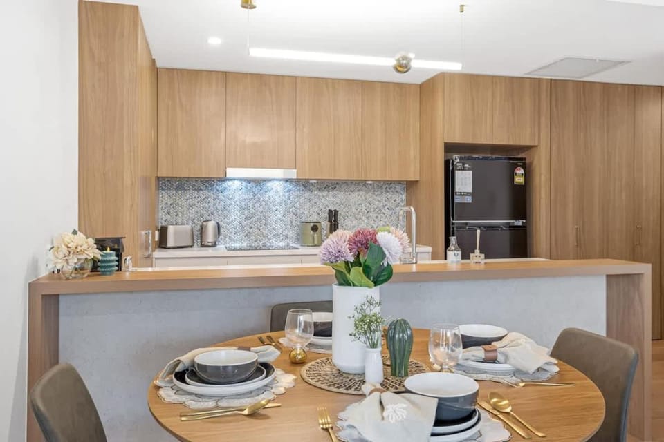 Modern 2BR near The Gabba & BBQ Apartment in Kangaroo Point